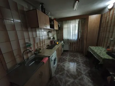 Apartament 3 camere zona Vest - foto 9