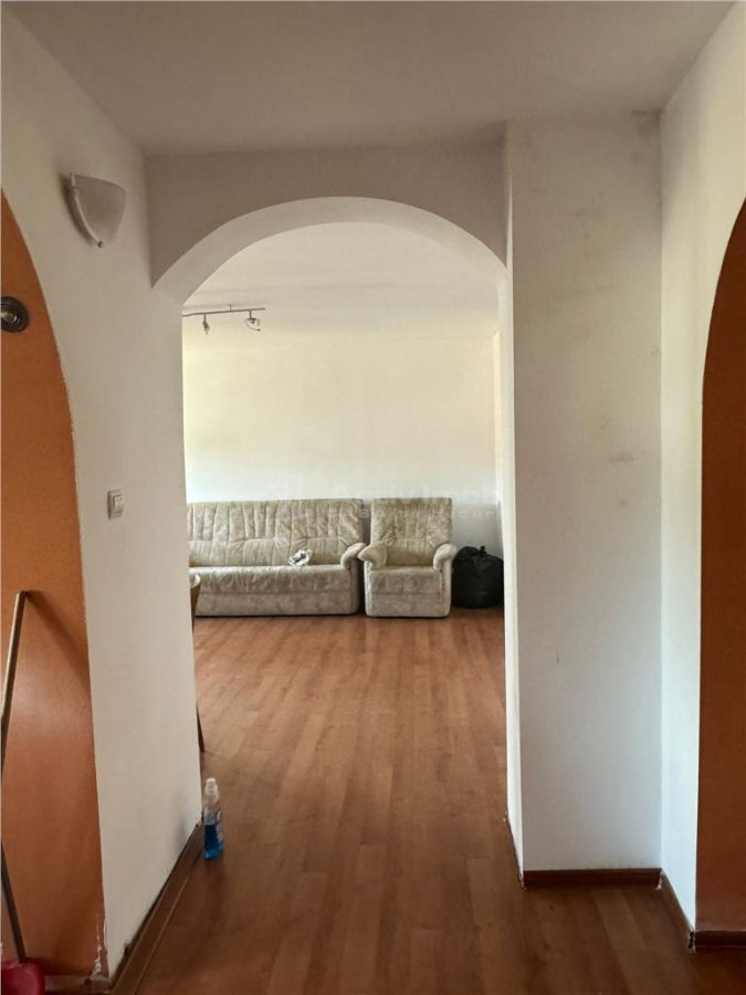Bocsa, Apt.3 cam,conf.1,decomandat, Central - foto 2