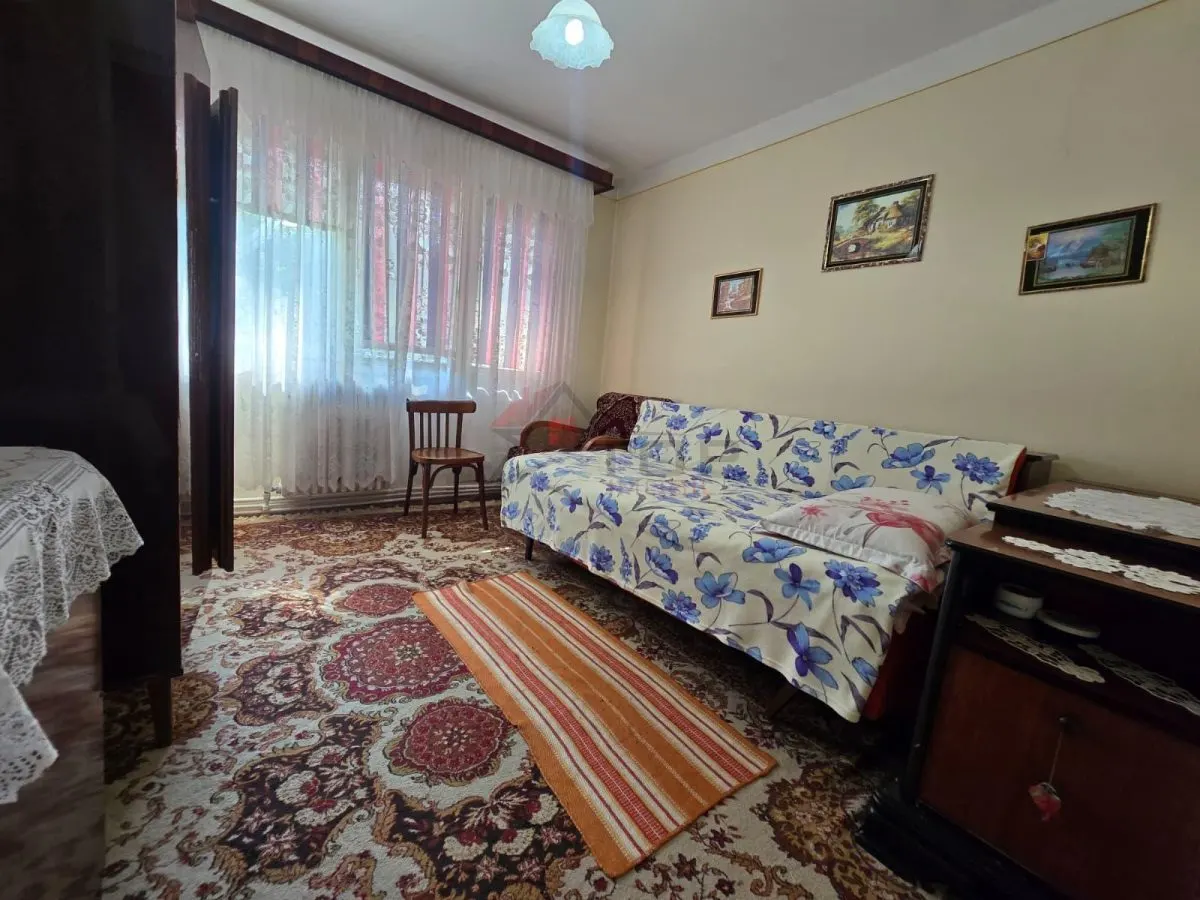 Apartament 3 camere semidecomandat, Podu Ros - Cantemir - foto 1