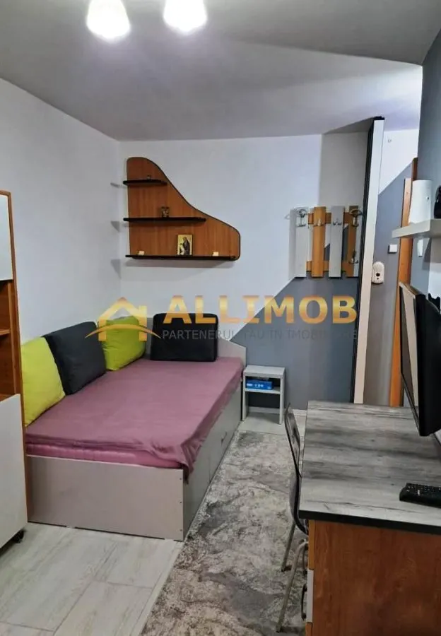 Garsoniera in Ploiesti, zona Democratiei - foto 1