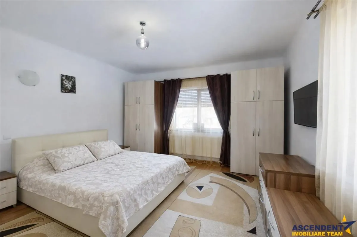 Pe domeniu de 1.750mp, rezidenta in Central, Sacele, Brasov - foto 4