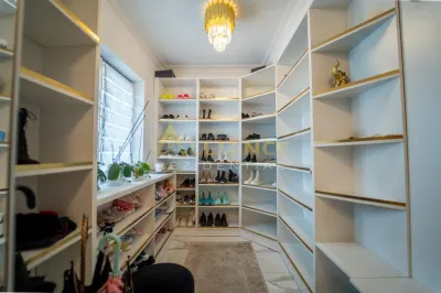 Casă tip townhouse de vânzare P+1E+M | 265 mp utili | 7 camere | terasă închisă | 3 locuri parcare - foto 12