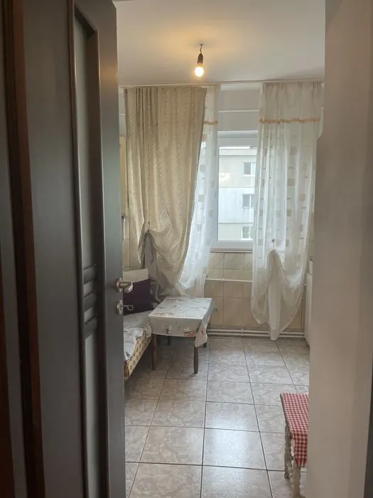 Apartament 3 camere, 70 mp, Zimbru | Etaj 3/4 | Mobilat și utilat | Baie cu geam - foto 4
