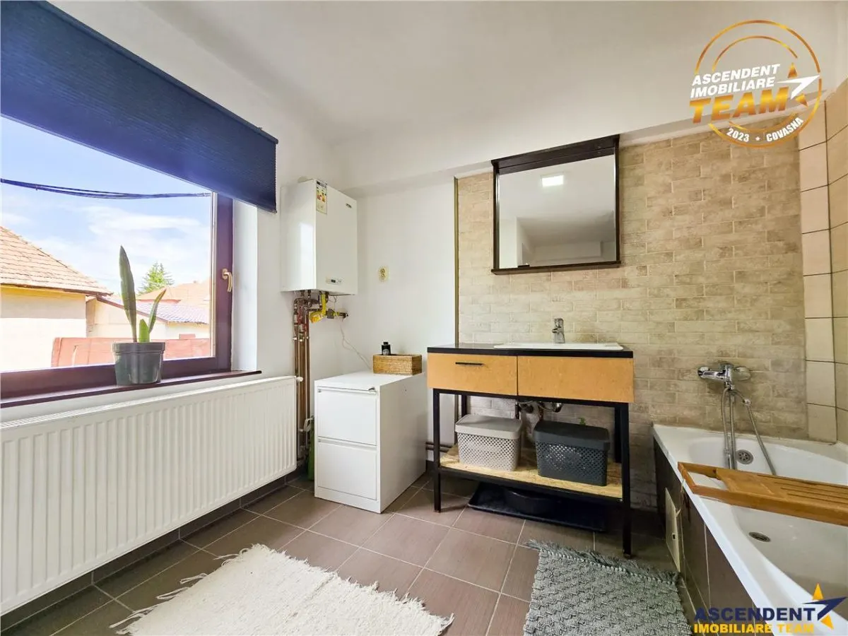 Zona ultracentrala, 2 camere decomandate, cu beci si garaj, Sfantu Gheorghe - foto 5