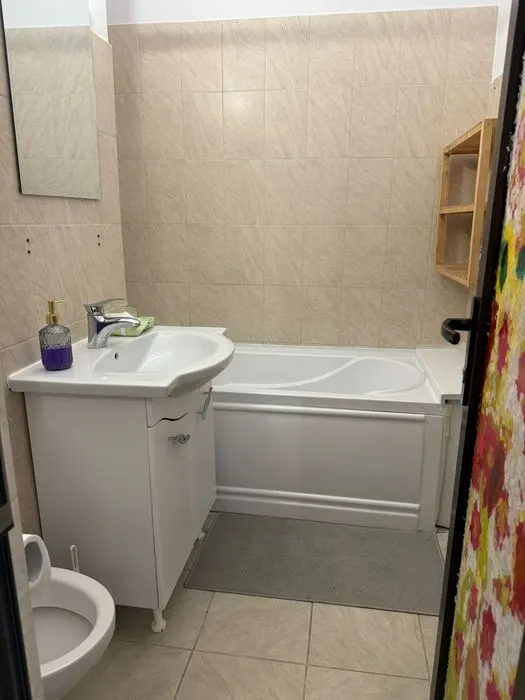 Inchiriez apartament 3 camere semidecomandat capat cug - foto 6
