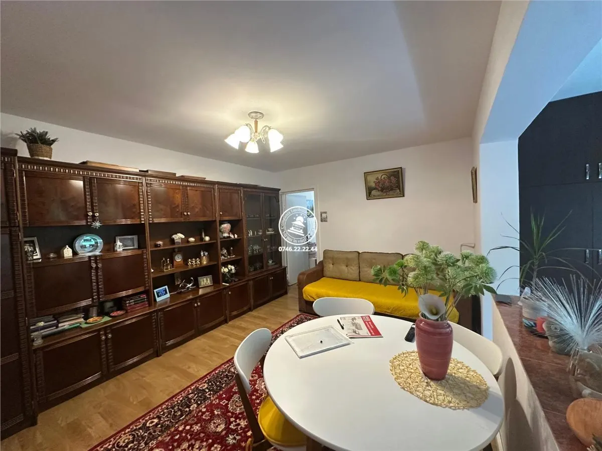 Apartament 3 camere de vanzare Podul de Piatra - foto 5