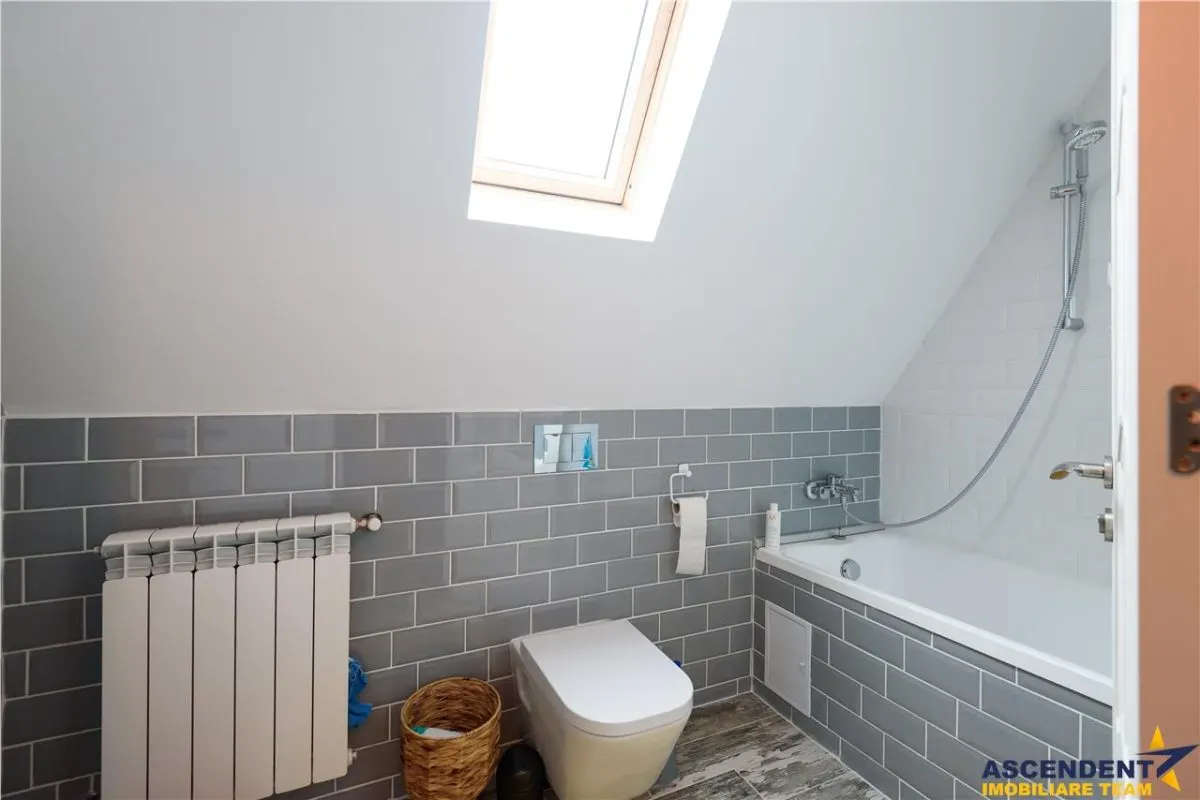 Apartament extins, trei unitati locative cu baie proprie, central, Brasov - foto 9