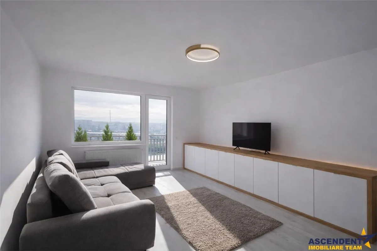 Decomandat, 3 camere, 2 bai, loc de parcare, Casa Nobel, Brasov. - foto 1