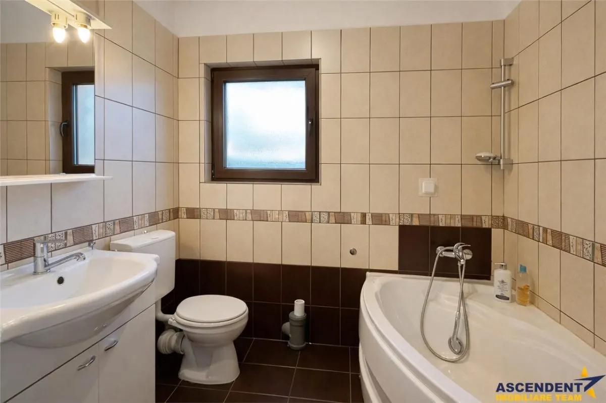 Vila spatioasa in Sancraiu, 2 intrari, foisor, parcare, 5 minute de Targu Mures. - foto 11