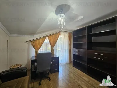 Apartament deosebit, 4 camere, in vila cu intrare separata - o oaza de liniste in inima Constantei - foto 13