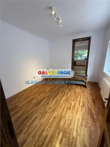 Ofer spre inchiriere casa cu 4 camere 1 Mai - foto 5